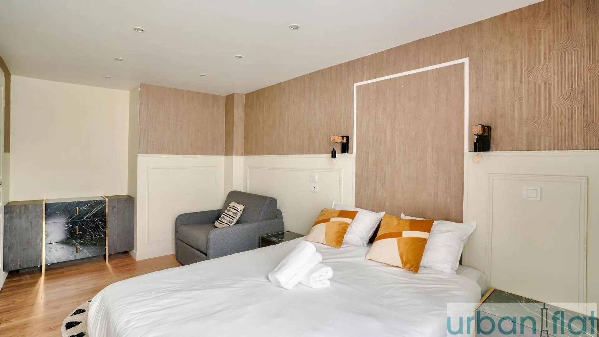 13 Luxury Flat Eiffel Design 2 Apartment Paris